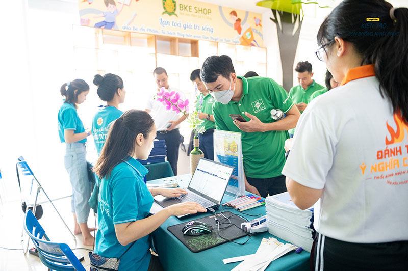 CB Quản lý tham gia khoá học chánh kiến 2 (2) Hình 2. Cán bộ - Quản lý System Fan tham gia khoá học Chánh kiến 2