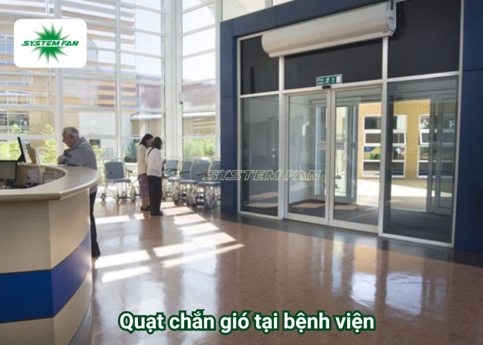 Lắp đặt quạt chắn gió tại khu vực cửa ra vào bệnh viện