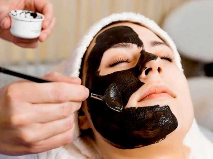 Sử dụng than hoạt tính trong làm đẹp Than hoạt tính làm đẹp