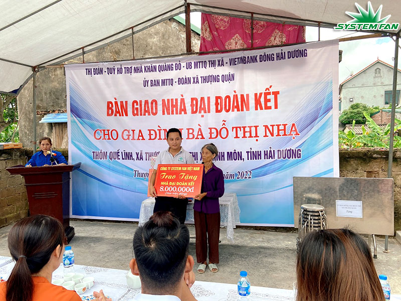 Trao quà hỗ trợ cho người già có hoàn cảnh neo đơn tại xã Thượng Quận (2) Trao quà hỗ trợ cho người già có hoàn cảnh neo đơn tại xã Thượng Quận (2)