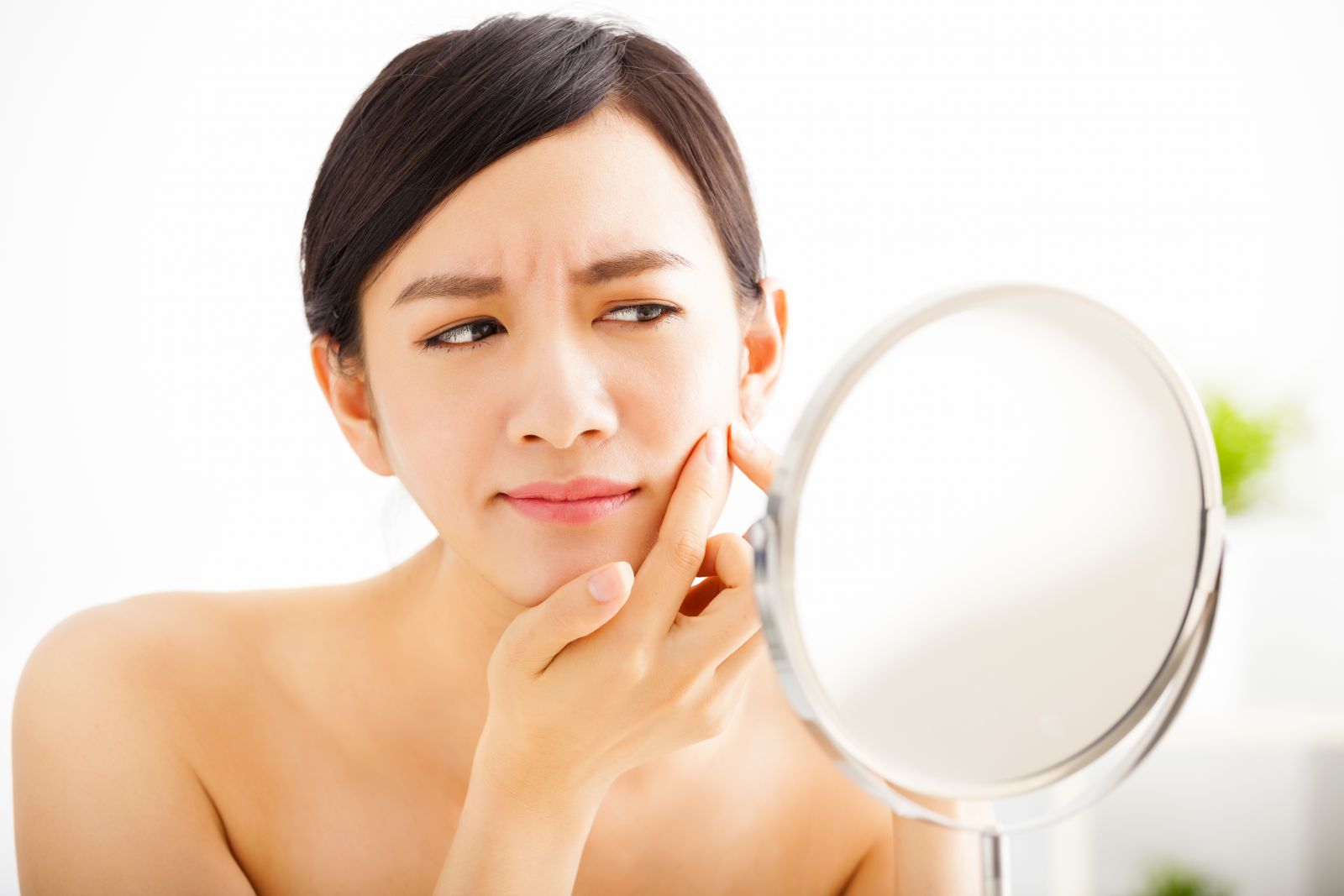 Cách chọn kem trị mụn hiệu quả, làm mờ vết thâm mụn
