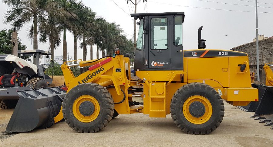 may-xuc-lat-gau-1-7-khoi-liugong-836