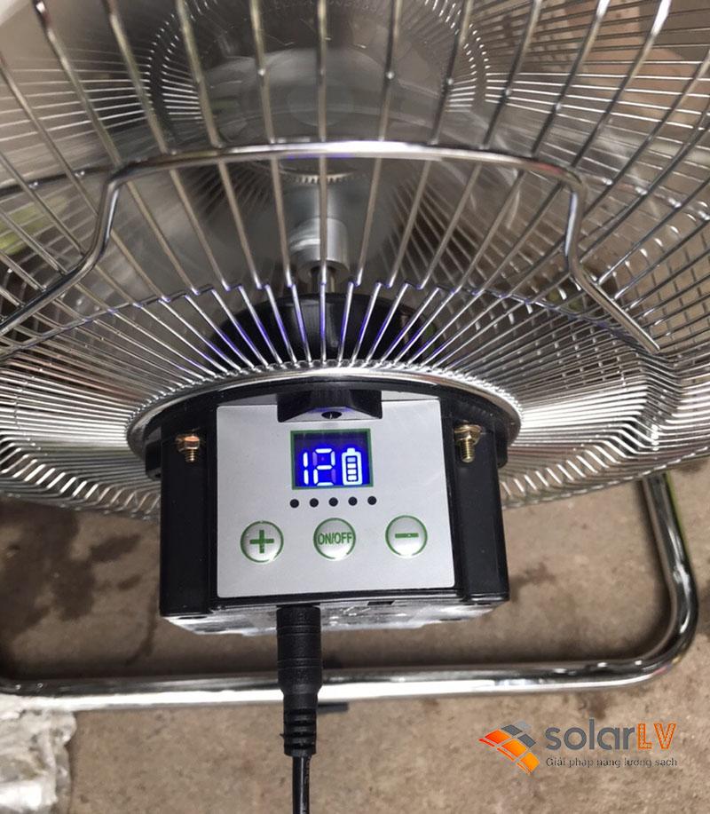 Quạt bàn năng lượng mặt trời 01