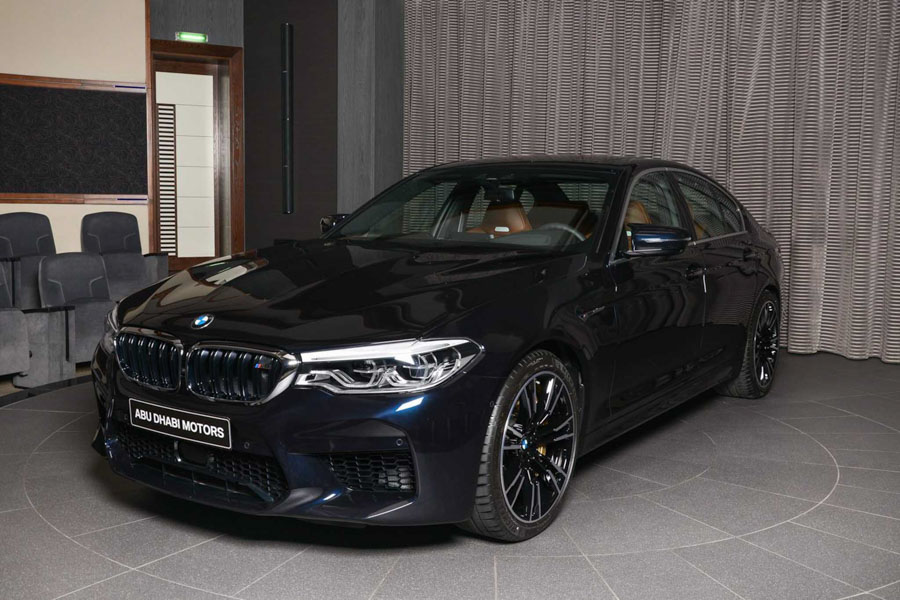 bmw-m5-2018-mau-son-kich-doc-can-bang-giua-hai-mau-den-va-xanh-den