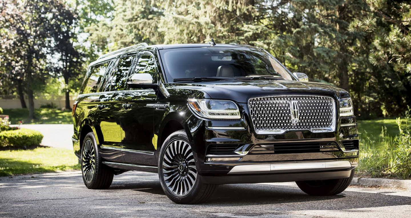 chiem-nguong-lincoln-navigator-2018-chuyen-co-mat-dat-voi-phien-ban-keo-dai
