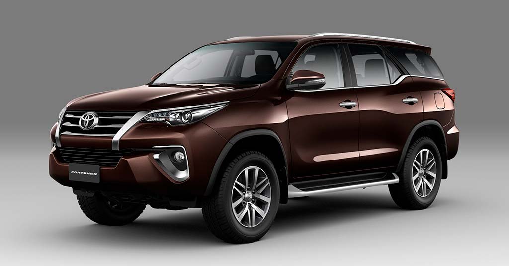 toyota-viet-nam-ra-mat-fortuner-hilux-va-hiace-phien-ban-2018-co-mat-tu-thang-8-