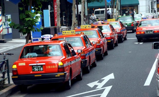 ngoai-muc-cuoc-dat-do-bac-nhat-the-gioi-van-hoa-taxi-tai-nhat-ban-con-la-an-so-v