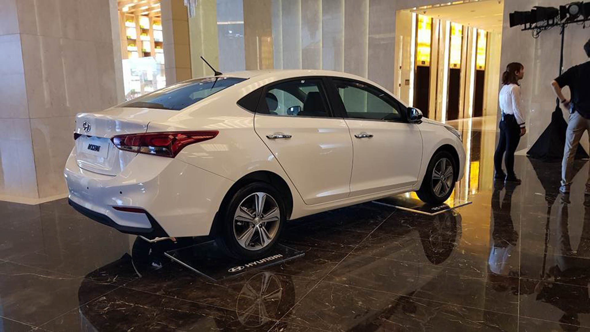 toi-nay-hyundai-accent-the-he-moi-ra-mat-canh-tranh-toyota-vios-va-honda-city