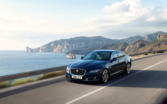 jaguar-ra-mat-xj50-chuc-mung-sinh-nhat-chiec-sedan-sau-nua-the-ky-ton-tai