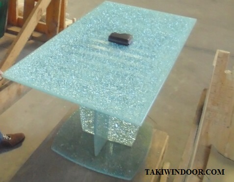 bàn kính trang trí sử dụng kính rạn