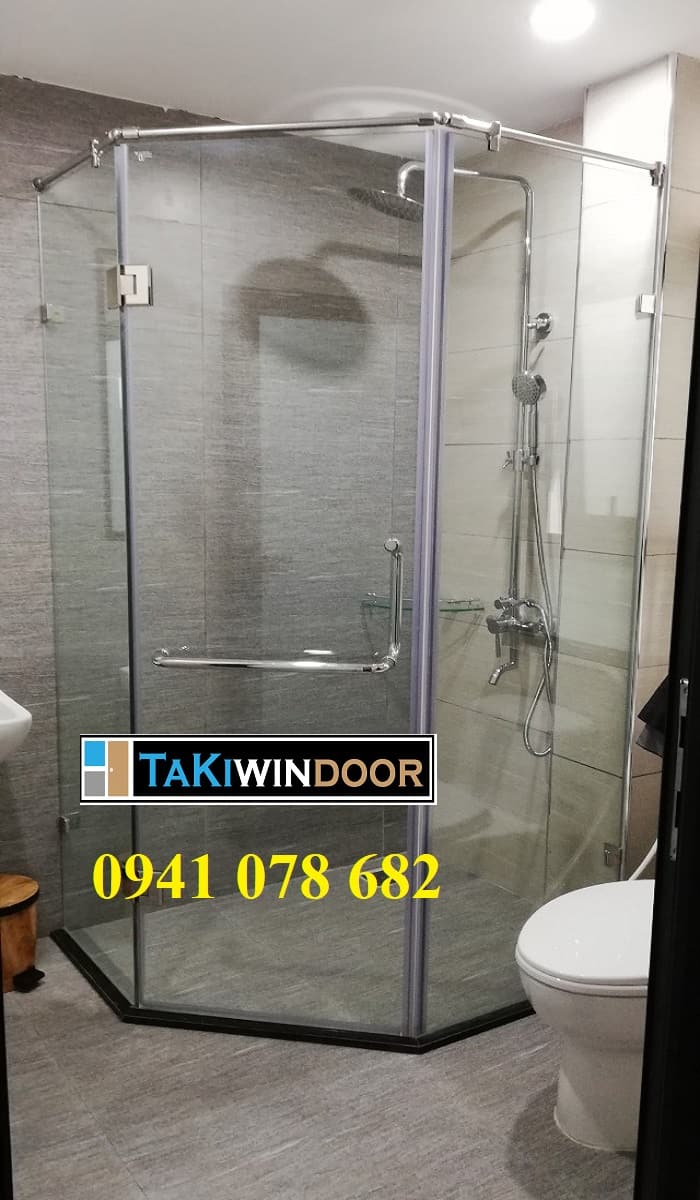 Lắp đặt cabin phòng tắm kính cường lực tại Ba Vì