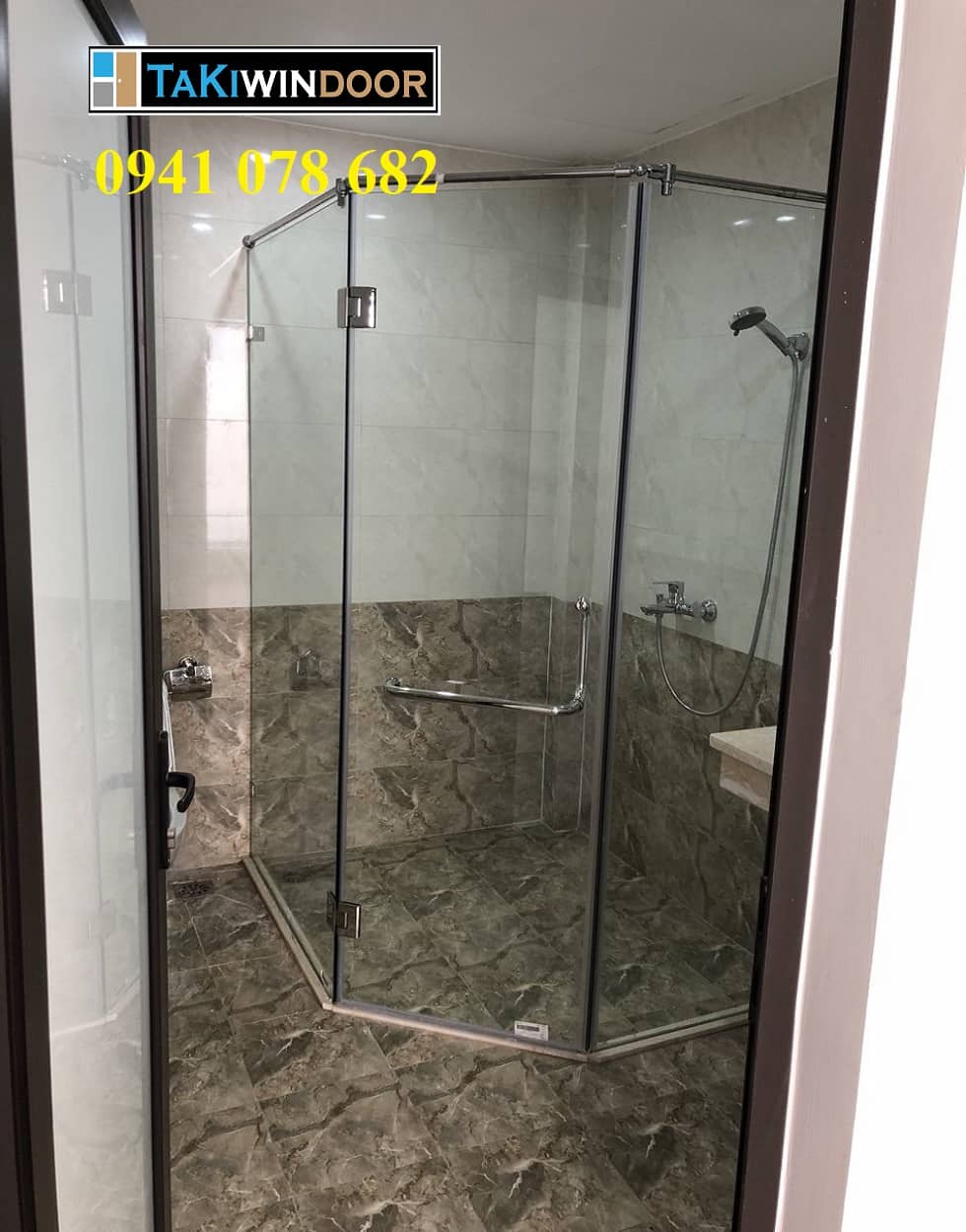 Lắp đặt cabin phòng tắm kính cường lực giá rẻ tại Phú Xuyên