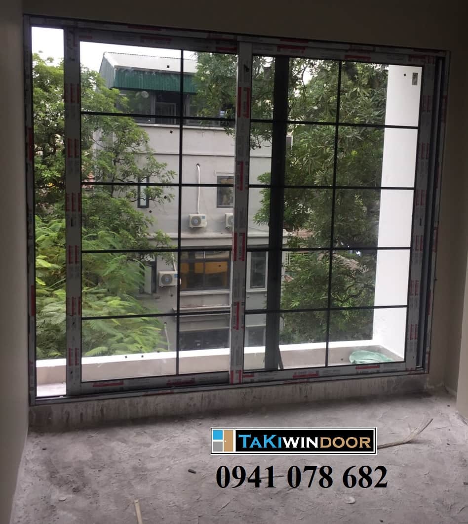 Lắp đặt cửa nhôm Xingfa kính hộp có nan trang trí tại quận Hoàn Kiếm