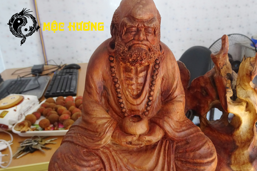 TƯỢNG ĐẠT MA KHẤT THỰC GỖ TRẮC ĐỎ