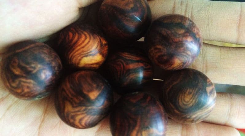 Vòng tay gỗ sưa đen