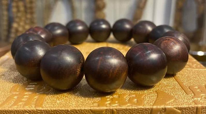 Vòng tay gỗ sưa đen 16li quảng bình