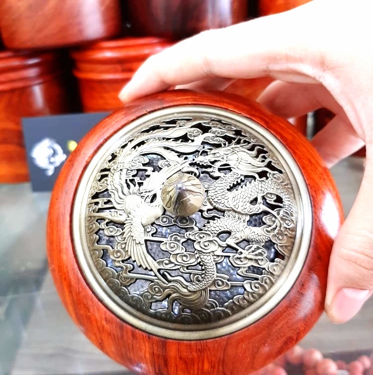 Lư gỗ xông trầm hương | làm gỗ hương đỏ nắp bằng đồng siêu bền