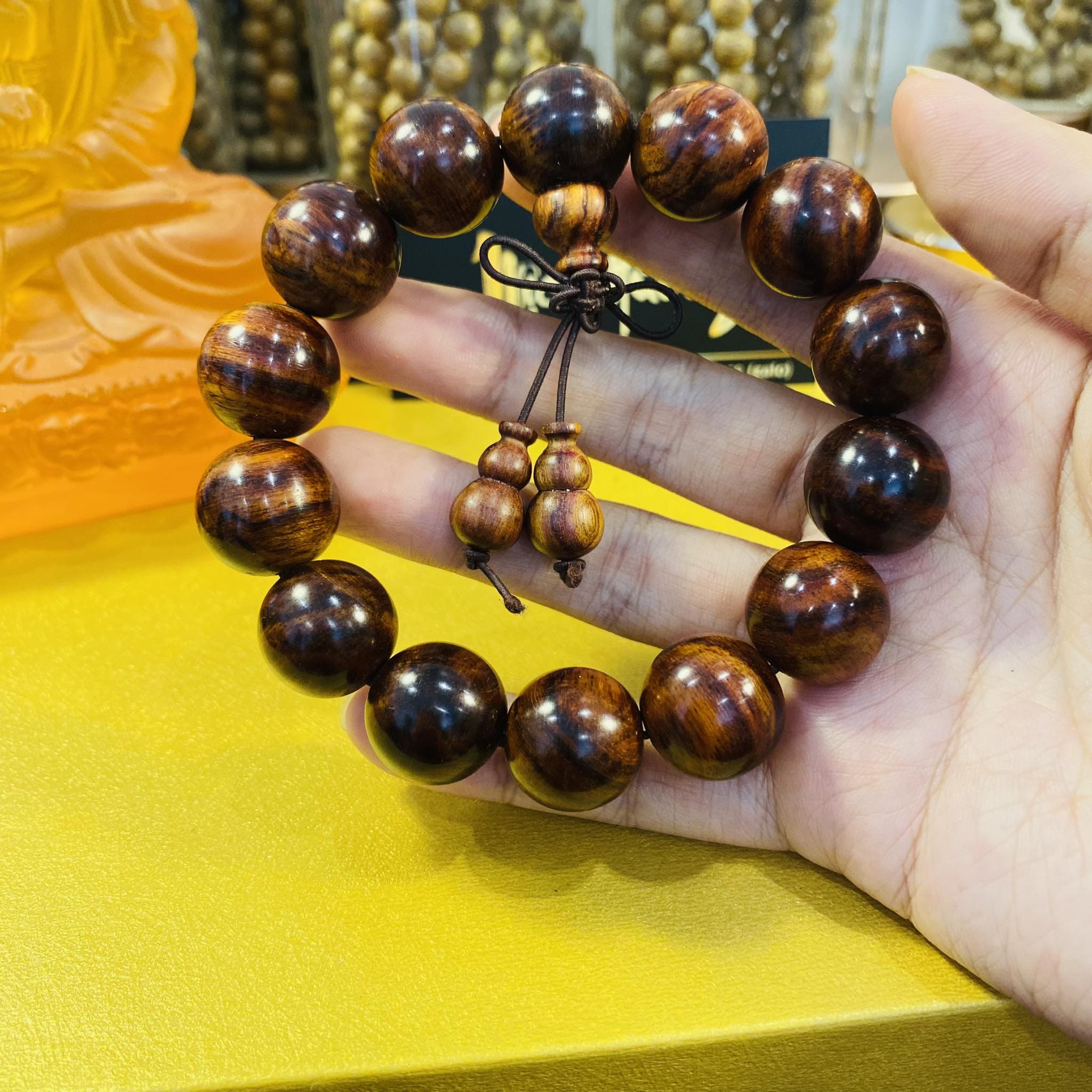 Vòng Gỗ Sưa Bắc Đen Già 100 Năm 16mm Vân Đẹp