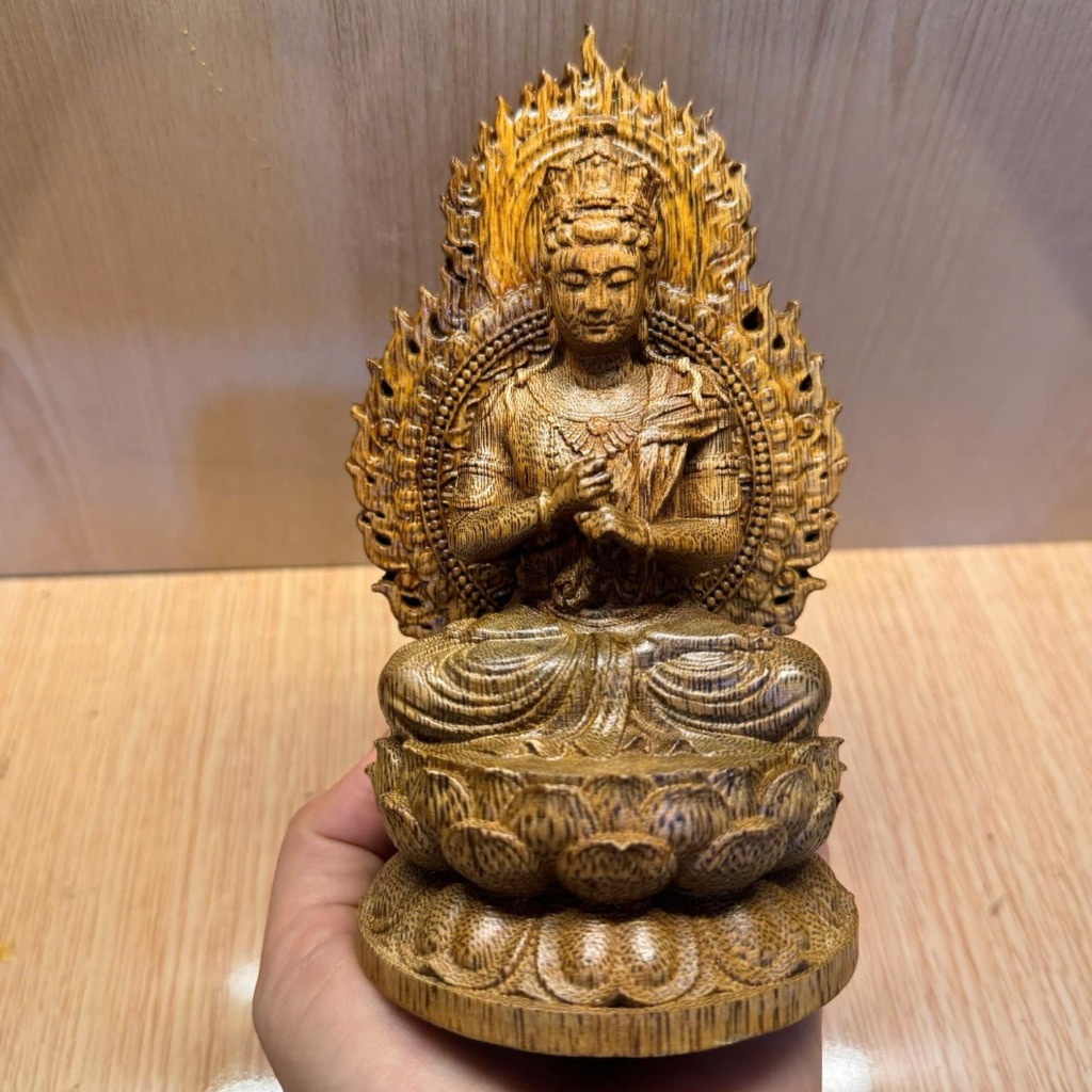 Tượng Gỗ Trầm Hương Như Lai Đại Nhật Để Xe