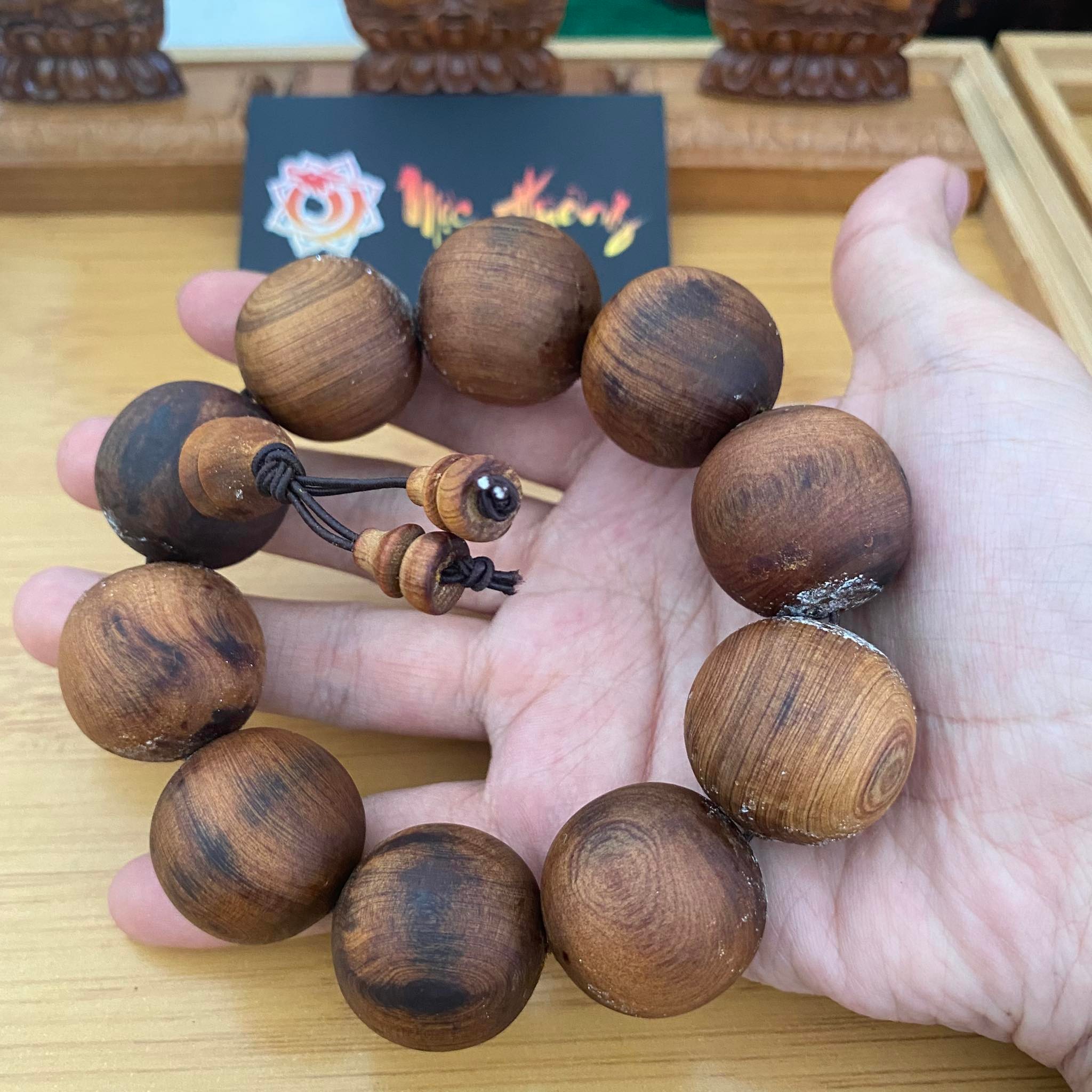 Vòng Gỗ Hoàng Đàn Chìm Nước 27mm Siêu Hiếm