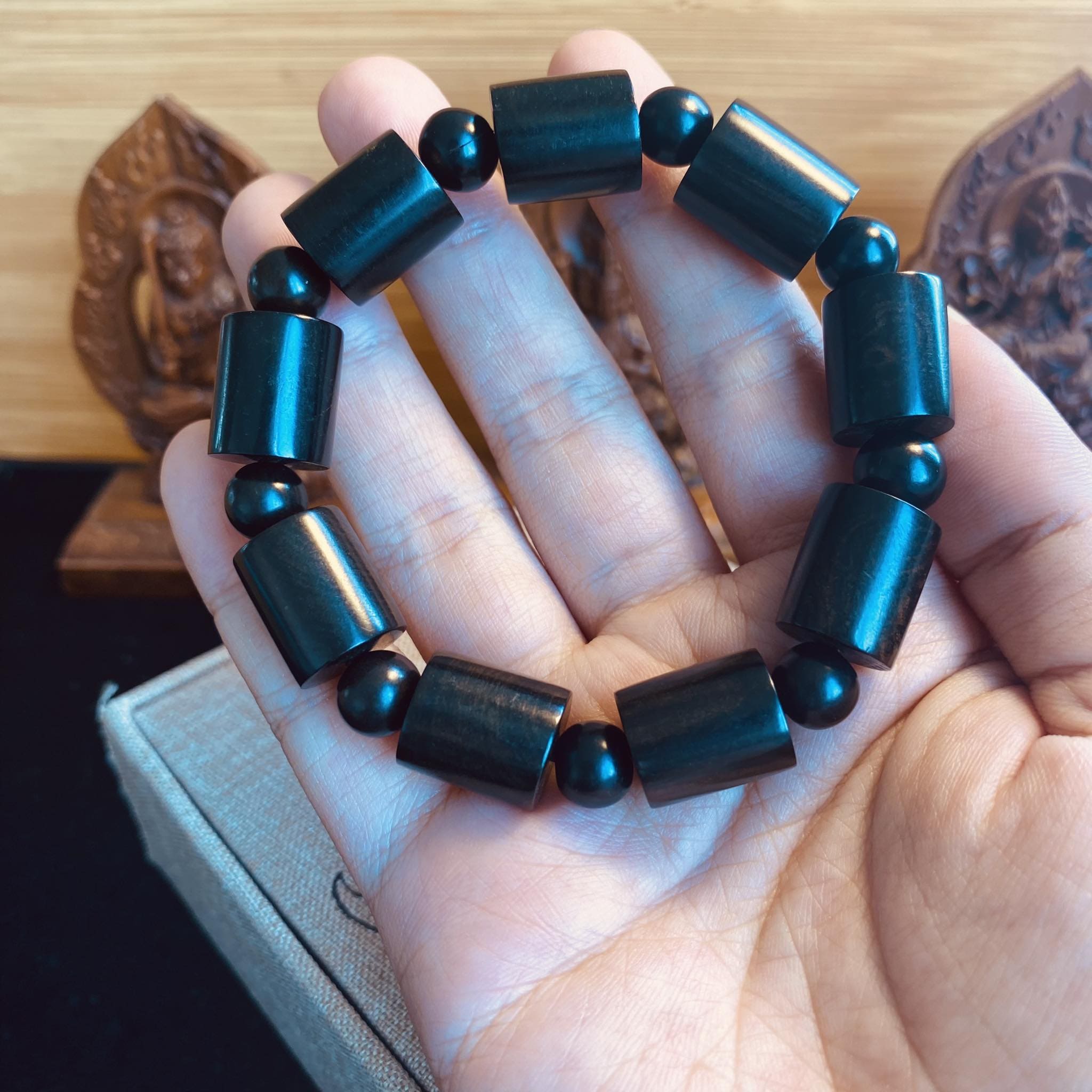 Vòng Gỗ Mun Sừng Khánh Hòa Núi Rừng 12mm Đốt Trúc