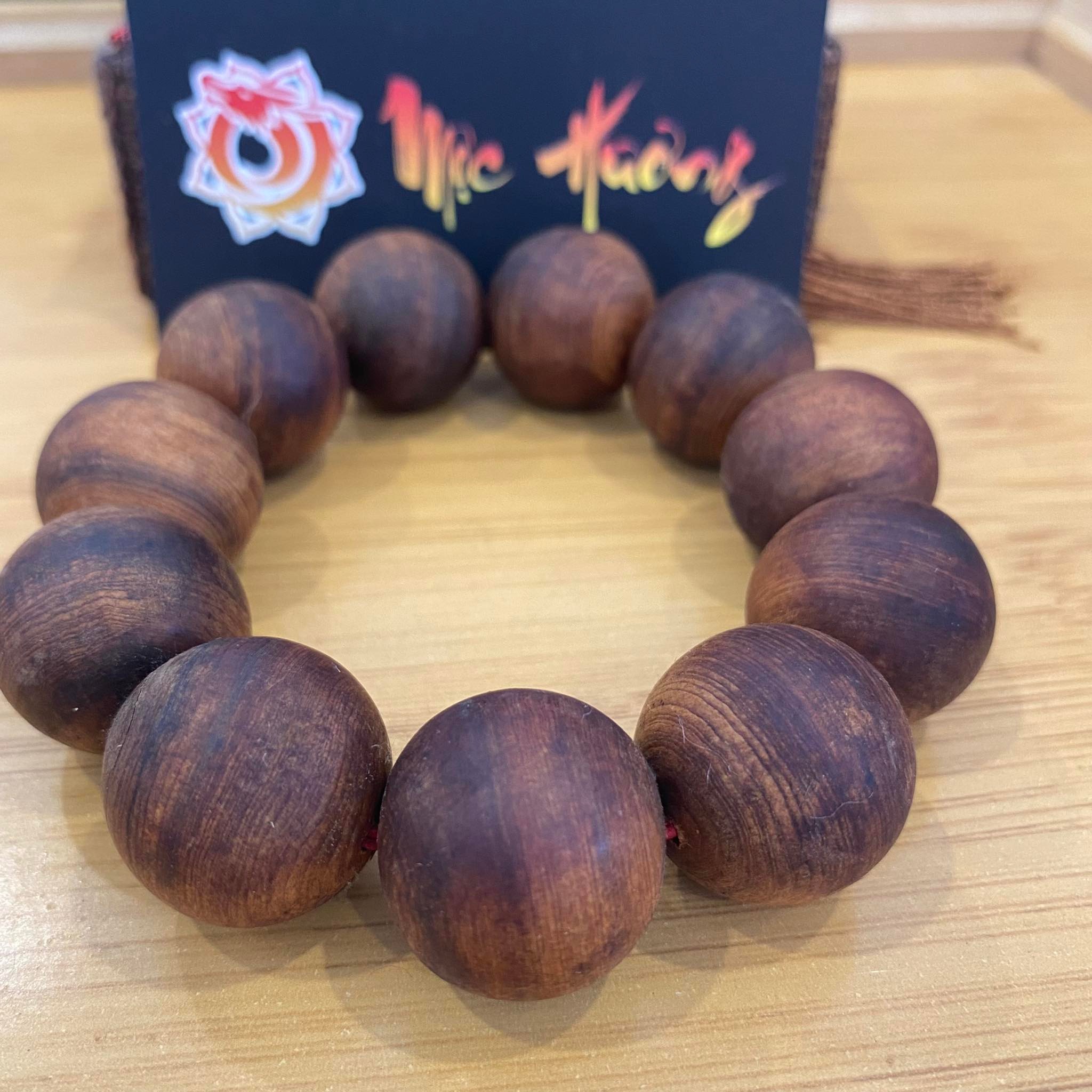 Vòng Gỗ Ngọc Am Đỏ 22mm VIP Hàng Rễ Chìm Nước Thơm Phức