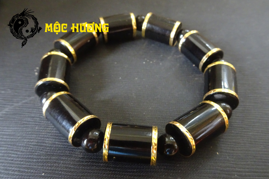 VÒNG TAY SAN HÔ ĐEN TỰ NHIÊN ĐỐT TRÚC