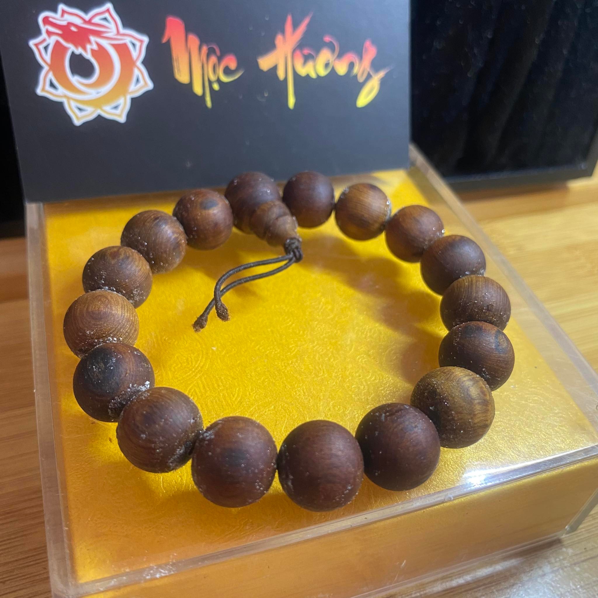 Vòng Gỗ Hoàng Đàn 12mm Hàng Rễ Mọng Dầu Cận Chìm