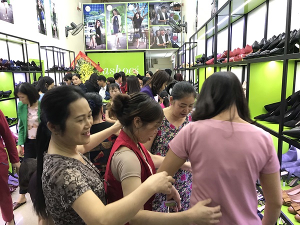 Lựa chọn vị trí đắc địa để mở cửa hàng kinh doanh giày dép