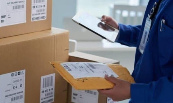 Gửi bưu kiện