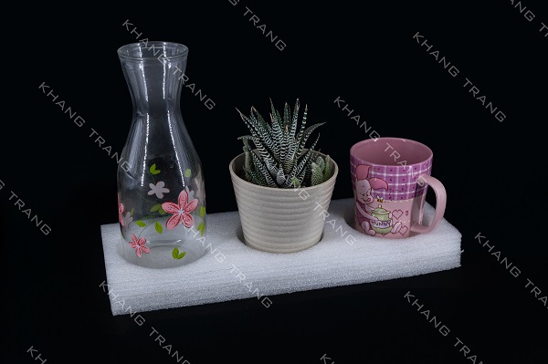 Đóng gói hàng hóa gửi bưu điện với các mặt hàng dễ vỡ