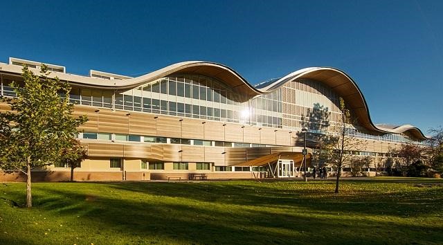 Bên ngoài Thompson Rivers University