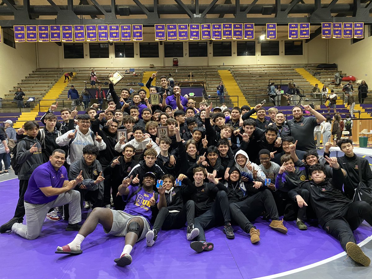 DU HỌC TRƯỜNG TRUNG HỌC ARCHBISHOP RIORDAN HIGH SCHOOL MỸ