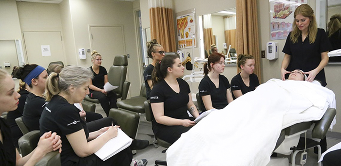 chương trình đào tạo Loyalist College Canada