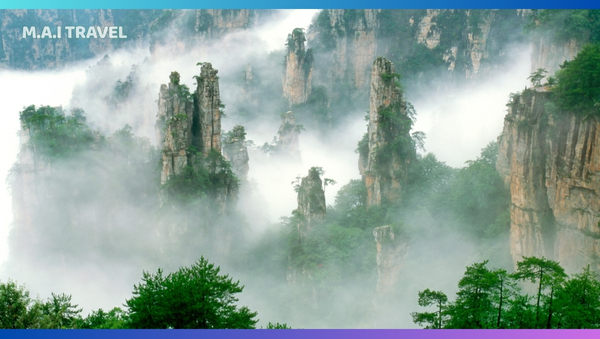 Tour Phượng Hoàng Cổ Trấn Tết 2025