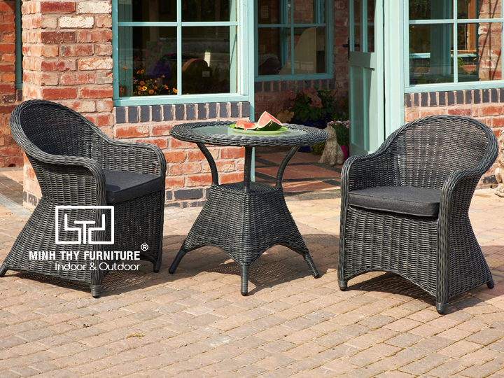 Vì sao nên dùng bàn ghế cafe nhựa giả mây cho dự án kinh doanh của bạn