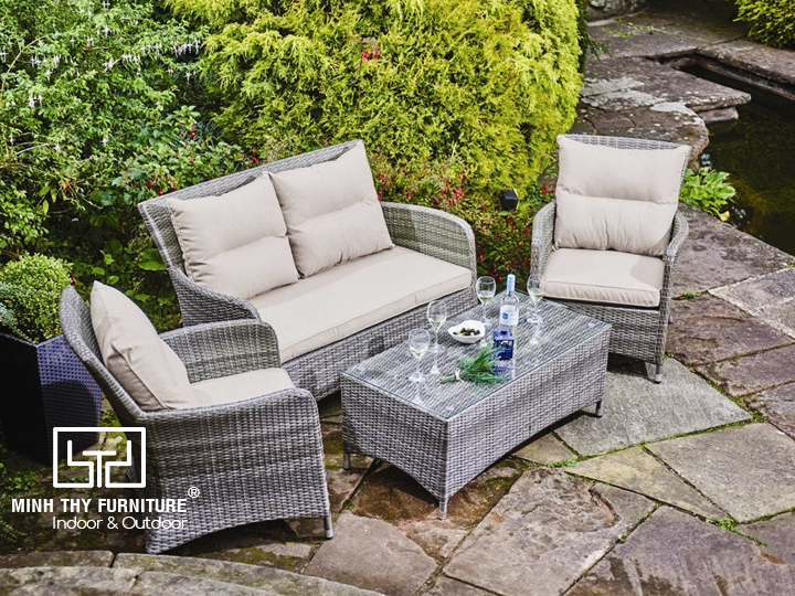 Vì sao nên dùng bàn ghế cafe nhựa giả mây cho dự án kinh doanh của bạn