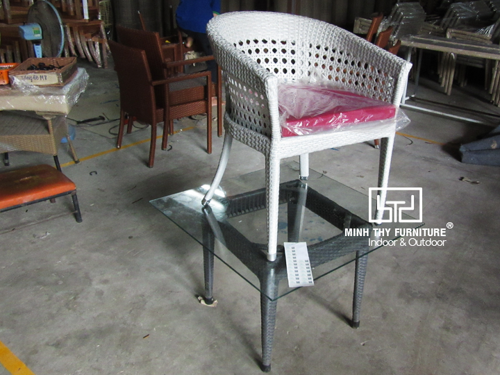 Công đoạn kiểm tra chất lượng ghế cafe MT2A5