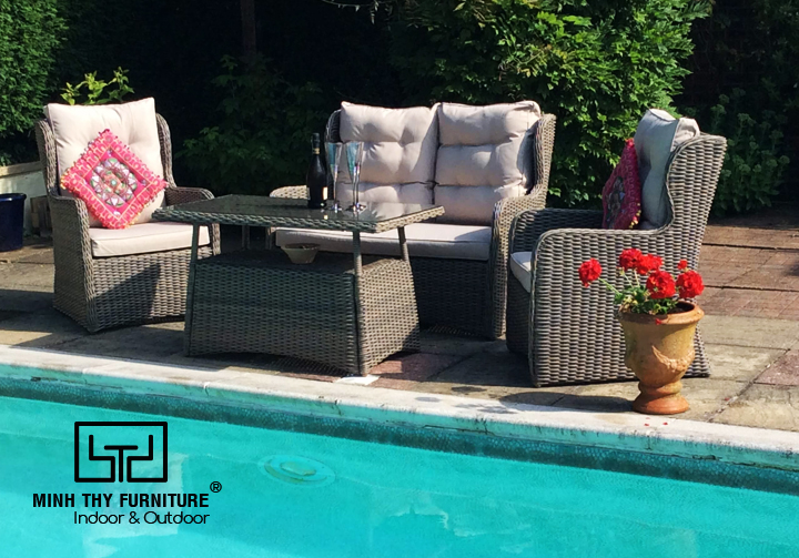 Bàn ghế nhựa giả mây cao cấp là sự ưu tiên số 1 khi trang trí sân vườn