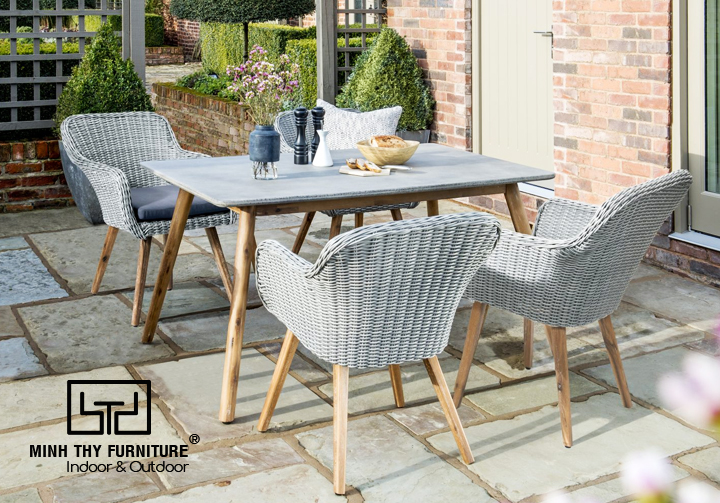 Bàn ghế nhựa giả mây cao cấp là sự ưu tiên số 1 khi trang trí sân vườn