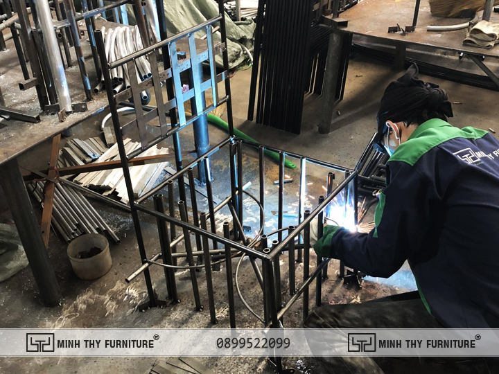Hàn dịnh hình bàn ghế sắt ngoài trời