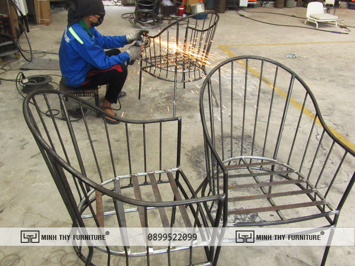 bàn ghế sắt sân vườn BGS409