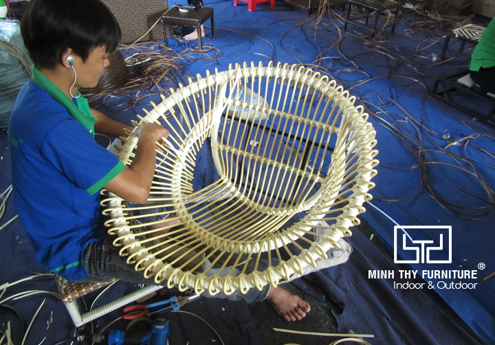 Đan ghế cafe nhựa giả mây