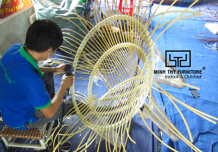 Đan ghế cafe nhựa giả mây