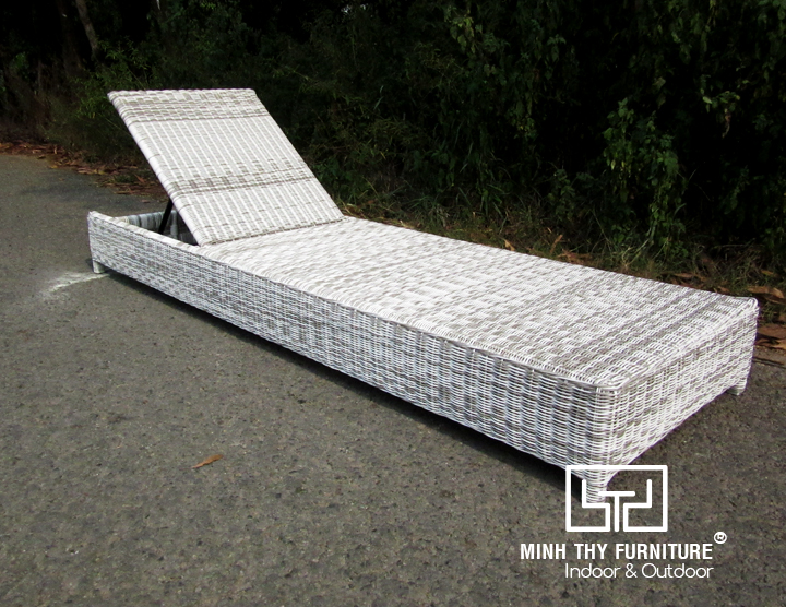 Giường nằm bãi biển đan sợi nhựa giả mây