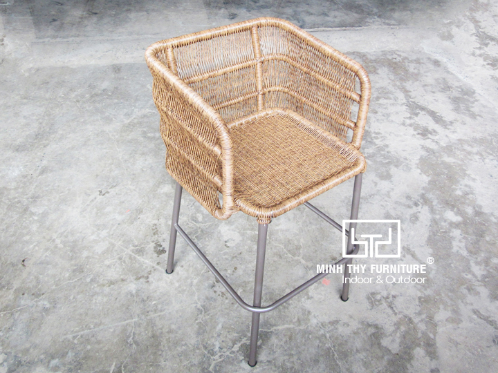 Khám phá cách đan ghế quầy bar mây nhựa tại xưởng đan mẫu của Minh Thy Furniture