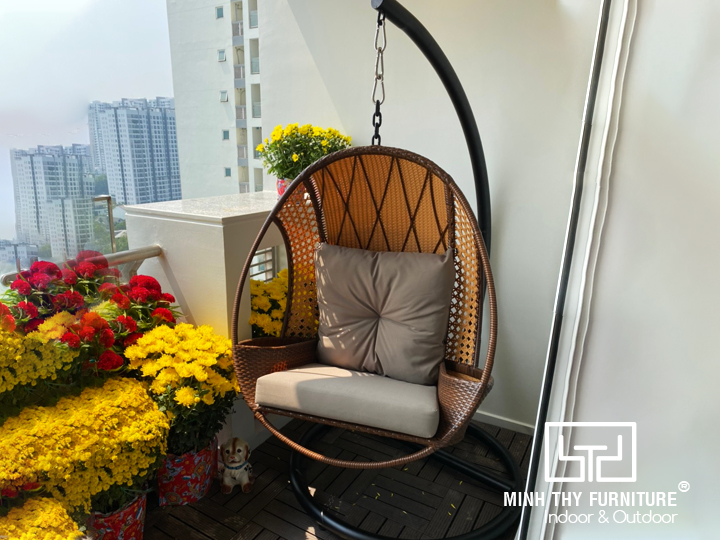 GHẾ XÍCH ĐU TRỨNG MÂY NHỰA BAN CÔNG