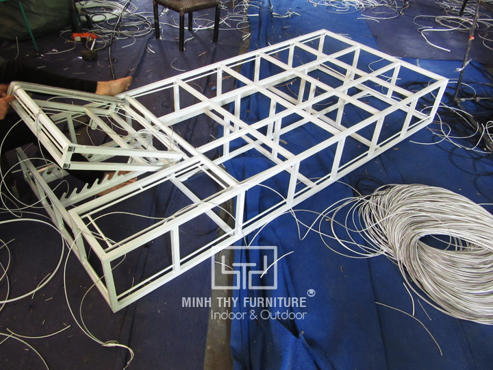 Tại sao cần chờ cả tháng mới nhận được một chiếc giường tắm nắng?