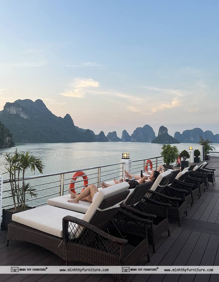 Minh Thy Furniture cung cấp Giường Tắm Nắng Giả Mây cho du thuyền 5* Oasis Bay Party Cruise Halong Bay