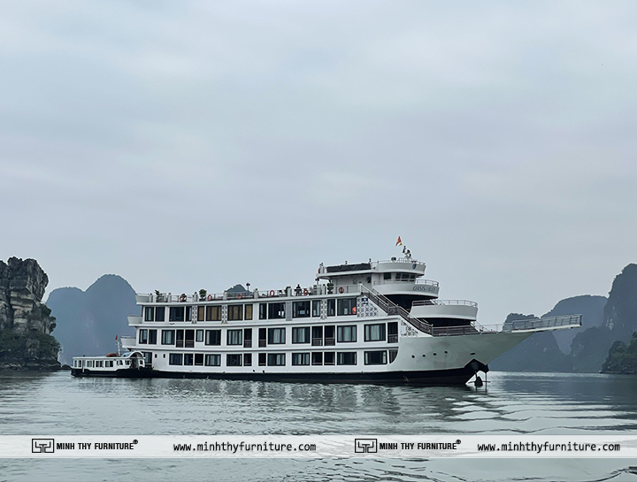 Minh Thy Furniture cung cấp Giường Tắm Nắng Giả Mây cho du thuyền 5* Oasis Bay Party Cruise Halong Bay